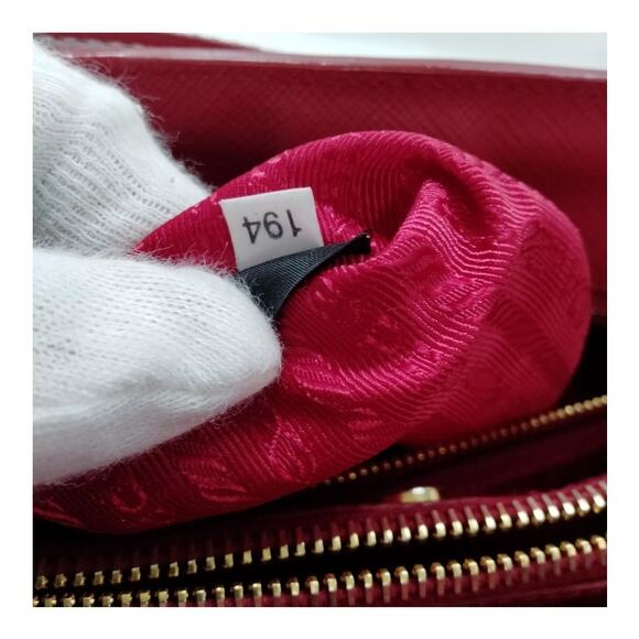 Authentic Prada Red Saffiano Galleria Tote Bag - Picture 8 of 8